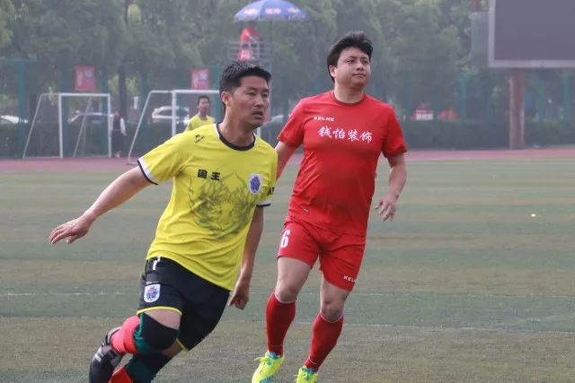 67岁许家印法庭现身认罪，昔日依靠的三位关键人物全毁